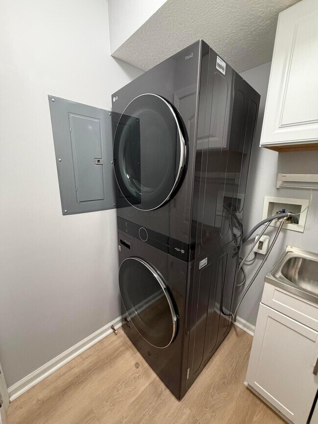 Building Photo - 7774 S Essex Gate Dr