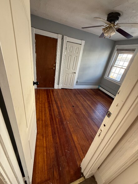 Building Photo - 224 Vine St