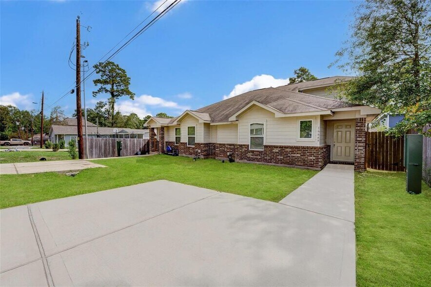 Building Photo - 16649 E Forrestal