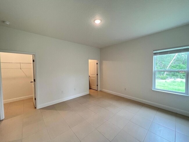 Building Photo - 3650 SW 128th Pl