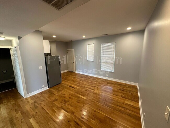 Building Photo - 342 E 50th St