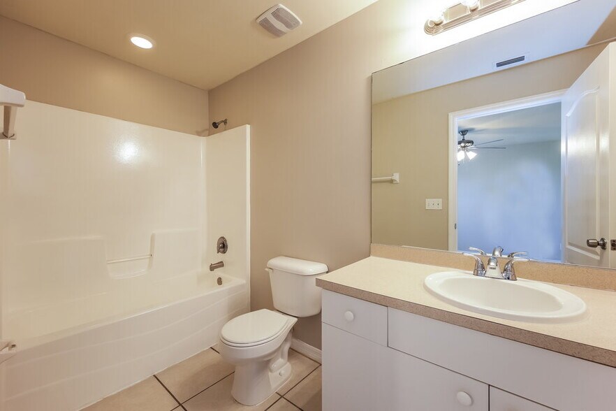 Building Photo - 3100 22nd St SW