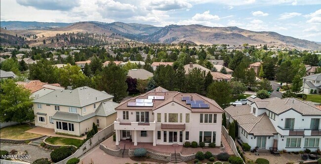 Building Photo - 4690 Aberfeldy Rd