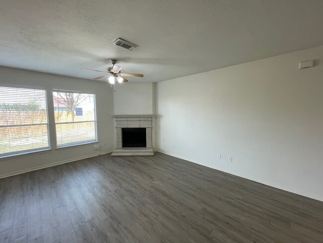 Building Photo - 22826 Tara Way Dr