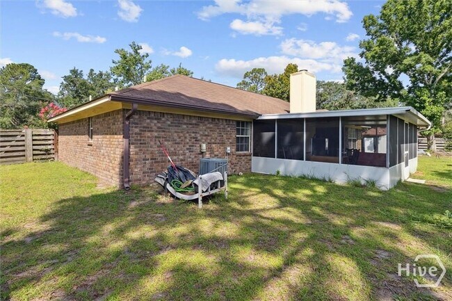 Building Photo - 703 Tray Ct