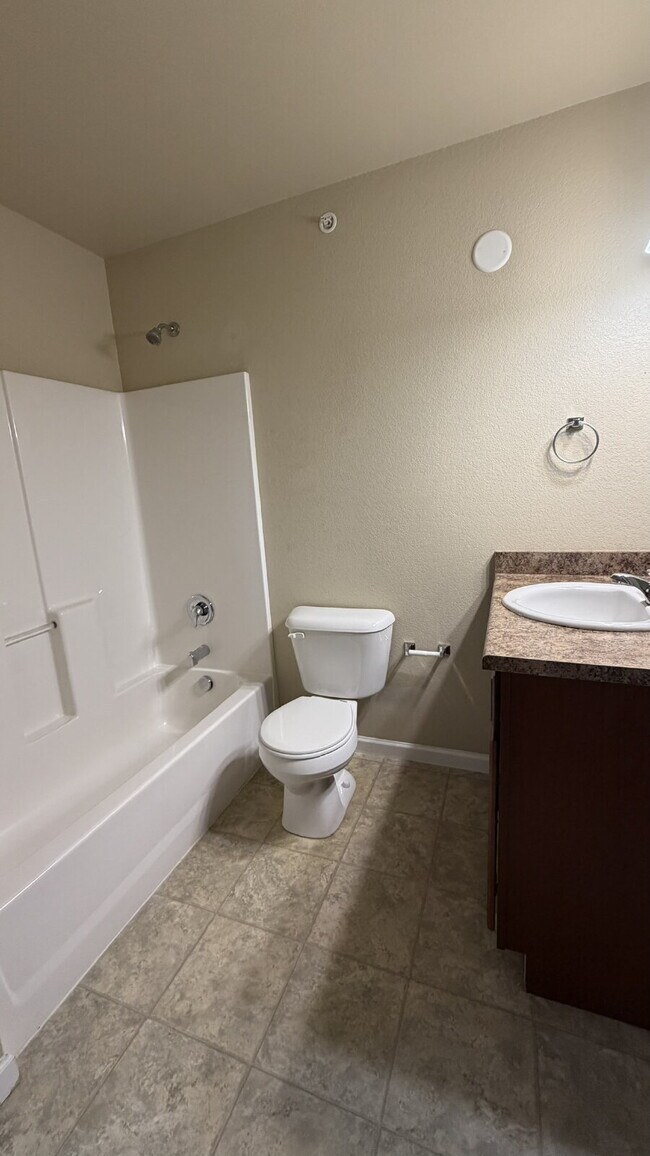 Building Photo - Beautiful 2-Story Townhome with Finished Basement