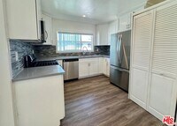 Building Photo - 2040 S Sherbourne Dr