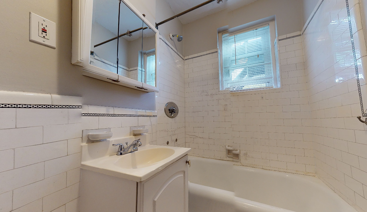Apt 29 - 113 College Ave