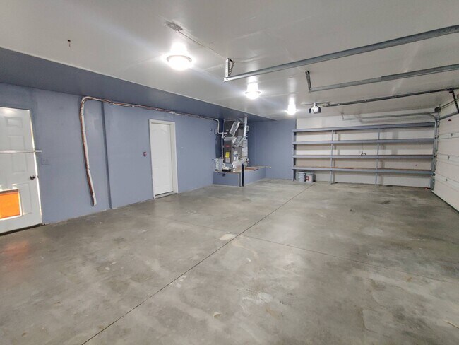 Building Photo - 3915 Hayden Ln
