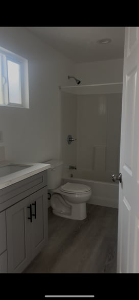 Building Photo - 8136 Walnut Dr