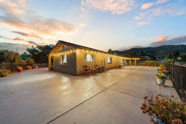 Building Photo - 14552 Skyline Truck Trail