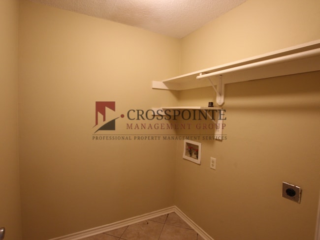Building Photo - 2 Bedroom 2.5 Bath Townhome, Tyler TX!