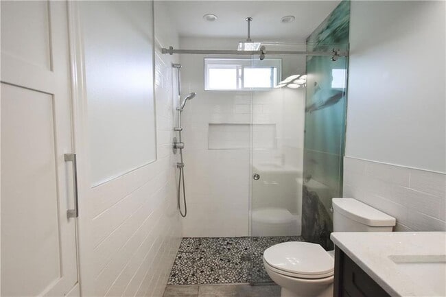 Building Photo - 2401 Inverloch Cir