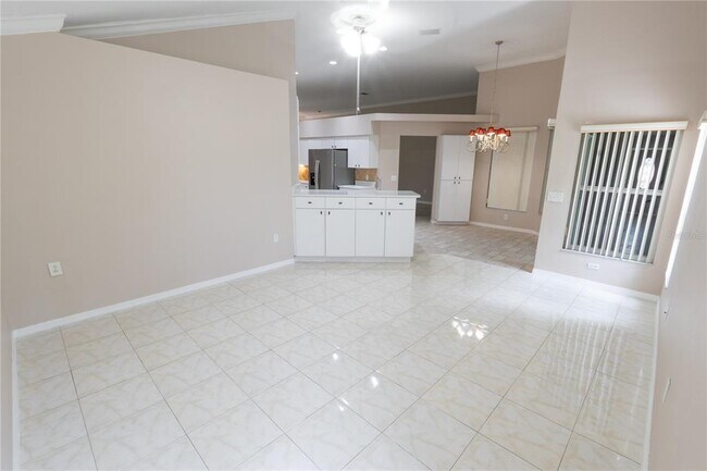 Building Photo - 16505 Lake Heather Dr