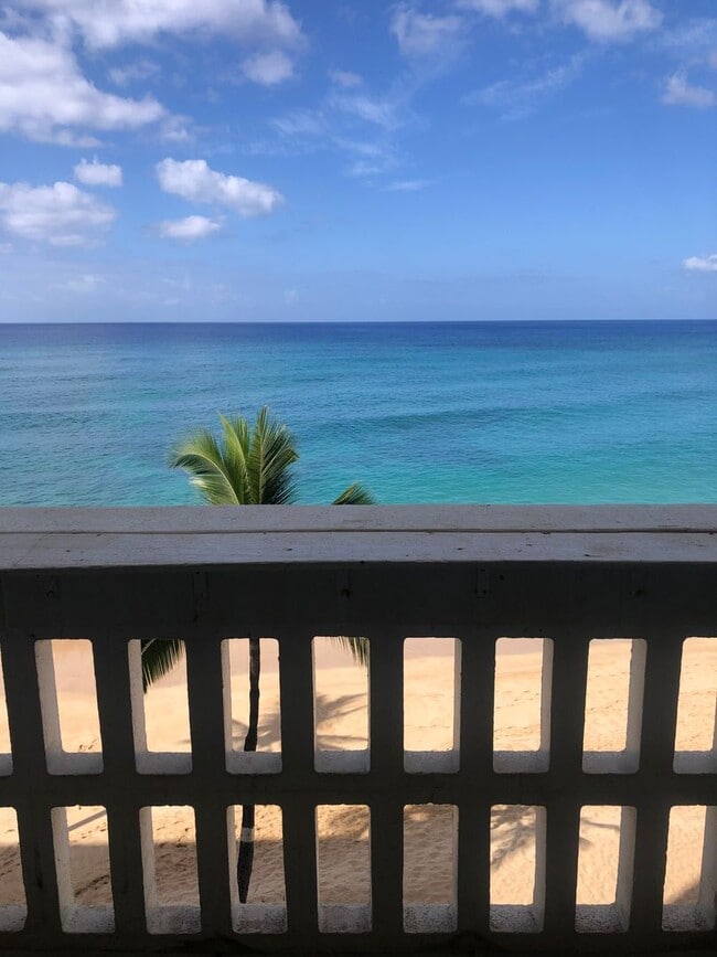 Building Photo - makaha beach cabanas