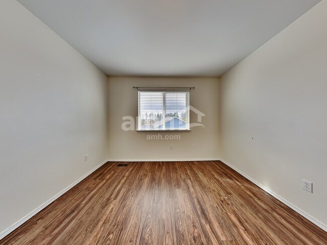 Building Photo - 18012 73rd Ave E