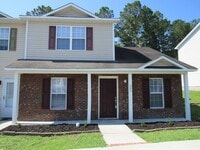 Building Photo - 300 Meadowbrook Ln
