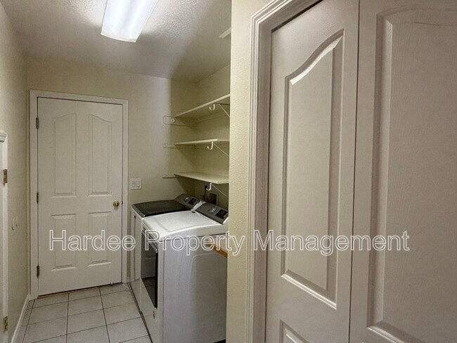 Building Photo - 3313 W Cherry Ln