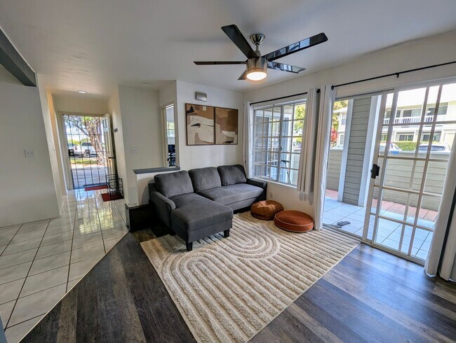 Building Photo - Available November 1, 2025 | A charming gr...