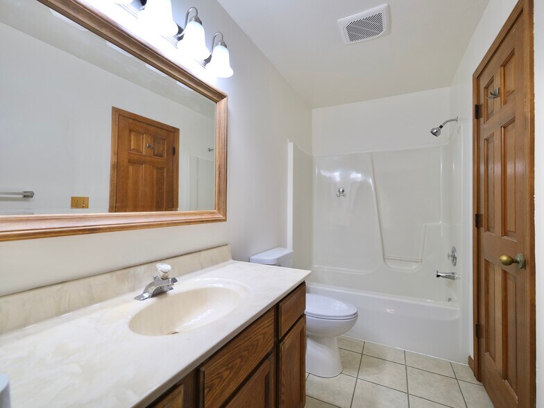 Building Photo - 3506 Damyan Ct