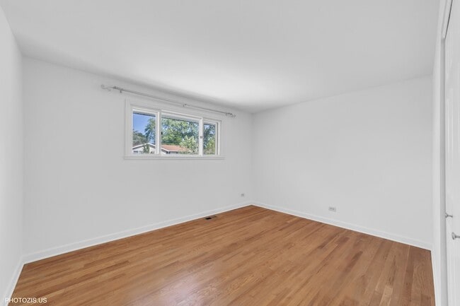 Building Photo - 728 Boxwood Dr