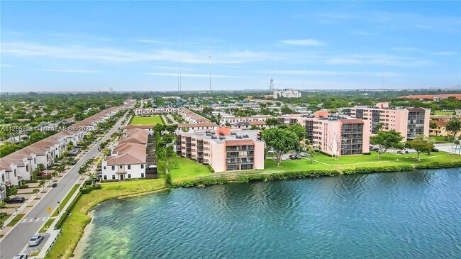 Building Photo - 20840 San Simeon Way