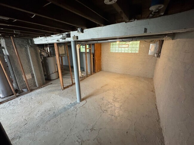 Building Photo - 13302 Cranwood Dr