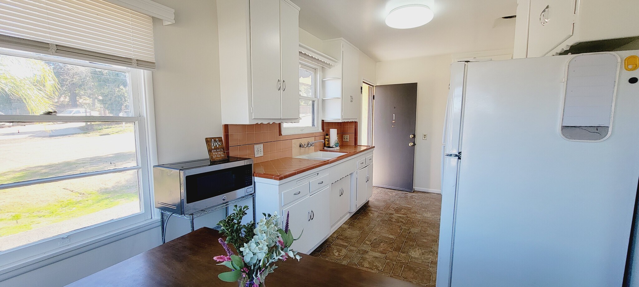 Building Photo - 16911 Glenetta Way