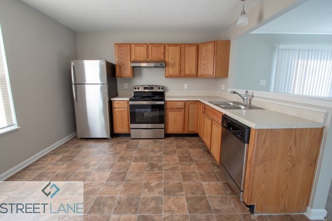Building Photo - REDUCED!