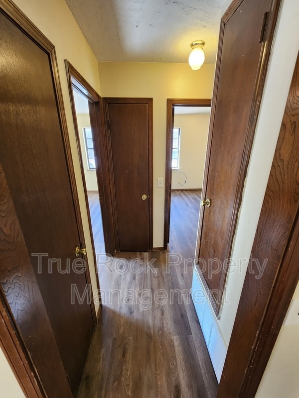 Building Photo - 306 SE 10th