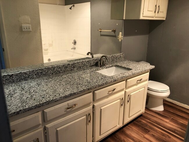 Building Photo - 2015 Fleur De Lis Ct