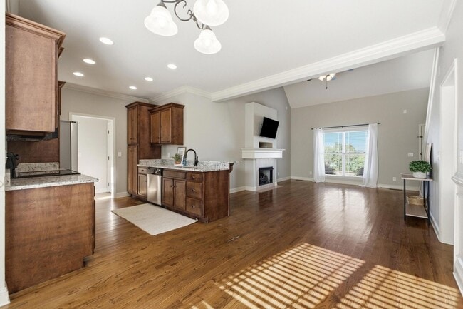 Building Photo - 723 Windrush Loop
