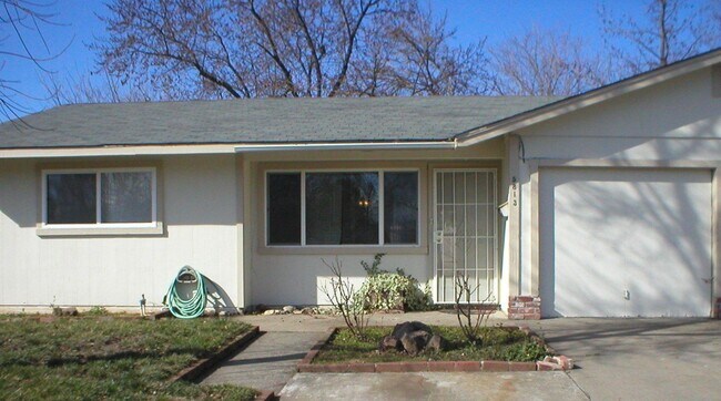 Primary Photo - 5813-5815 Husker Street
