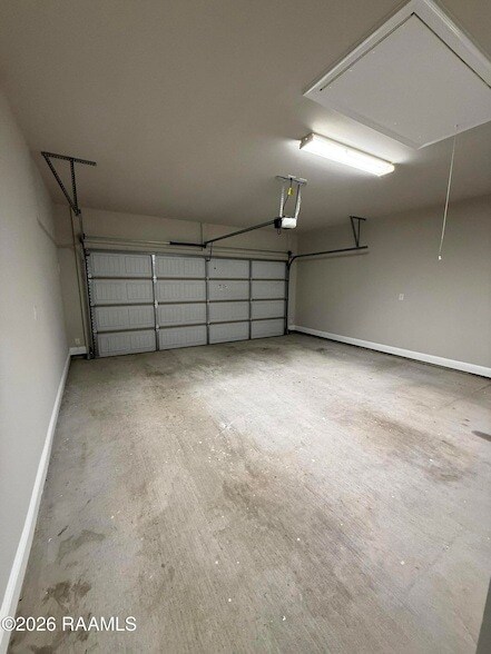 Building Photo - 404 Sparrowhawk St