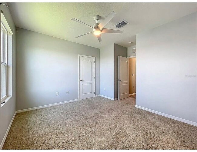 Building Photo - 2553 Shamrock St