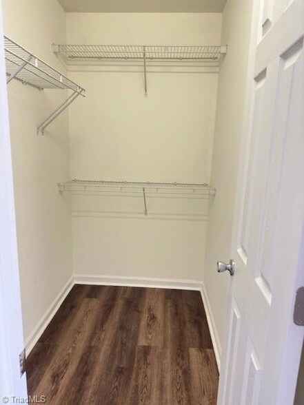 Building Photo - 302 Mourning Dove Terrace