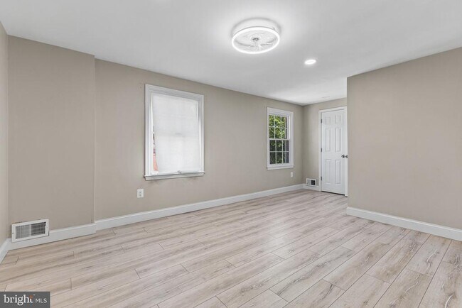 Building Photo - 4305 Birchlake Ct