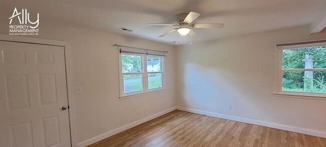Building Photo - 290 Windfield Cir