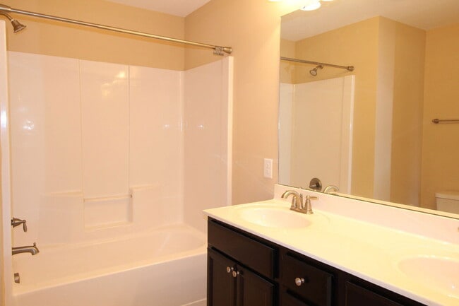 Building Photo - 120 Chandler Dr