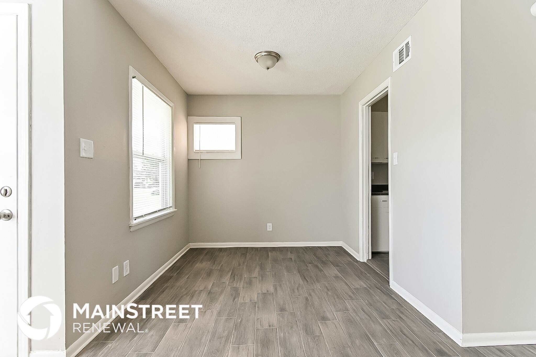 Building Photo - 3653 Elm Park Rd