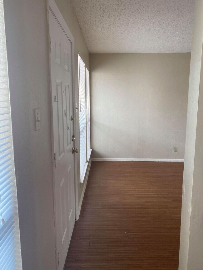 Building Photo - Sunchase 209 N/M