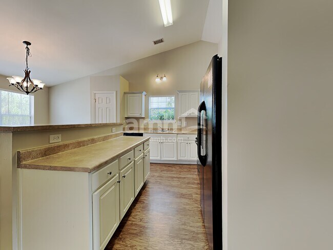 Building Photo - 614 Fairgreen Trl