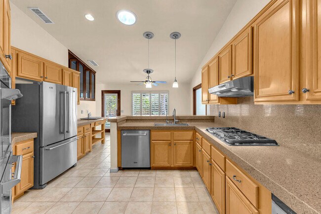 Building Photo - 79886 Dandelion Dr