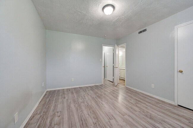 Building Photo - Fantastic 2 Bed/ 1.5 Bath Located in Norman