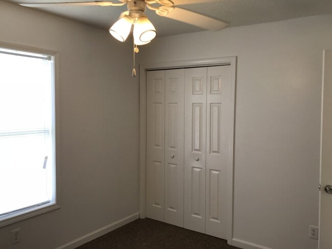 Building Photo - Pet Friendly 3 Bedroom, 2 Bath Duplex in C...