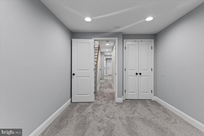 Building Photo - 616 Hyson St