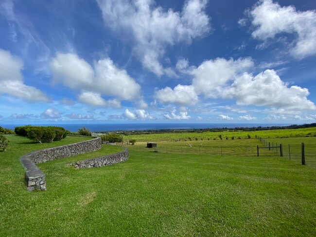 Building Photo - Gorgeous Custom Home with Amazing Ocean Vi...