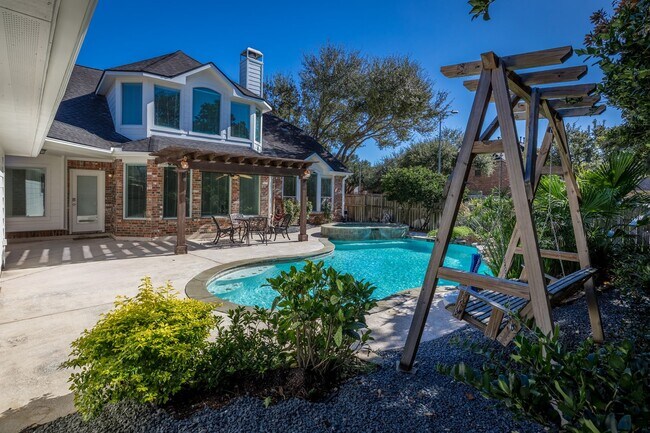 Building Photo - 5630 Ashford Ridge Ln