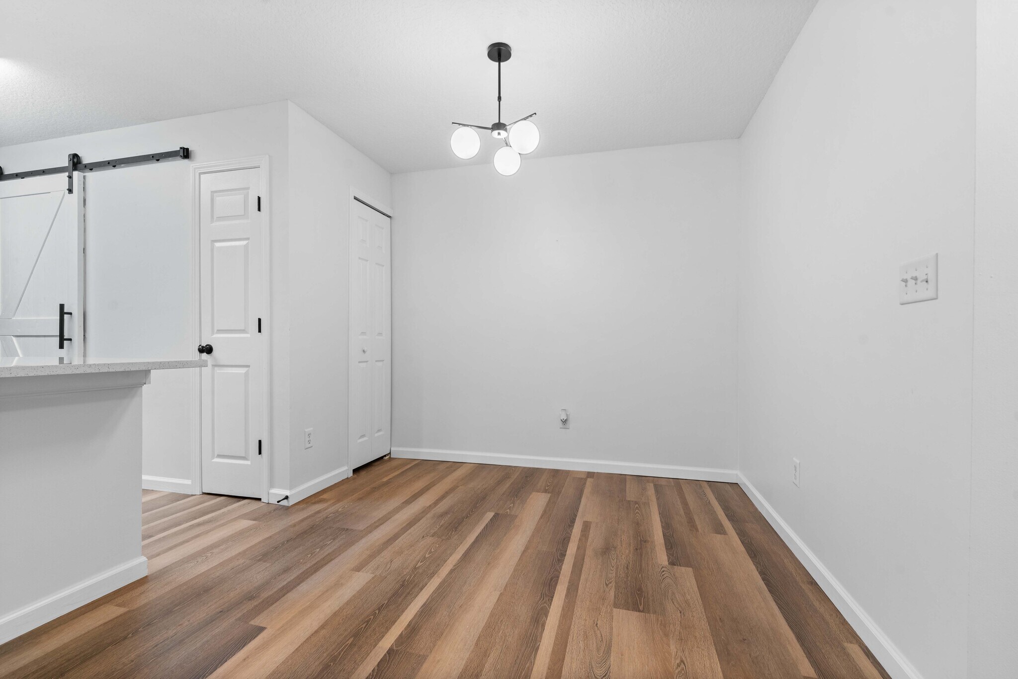 Building Photo - 13715 Richmond Park Dr N