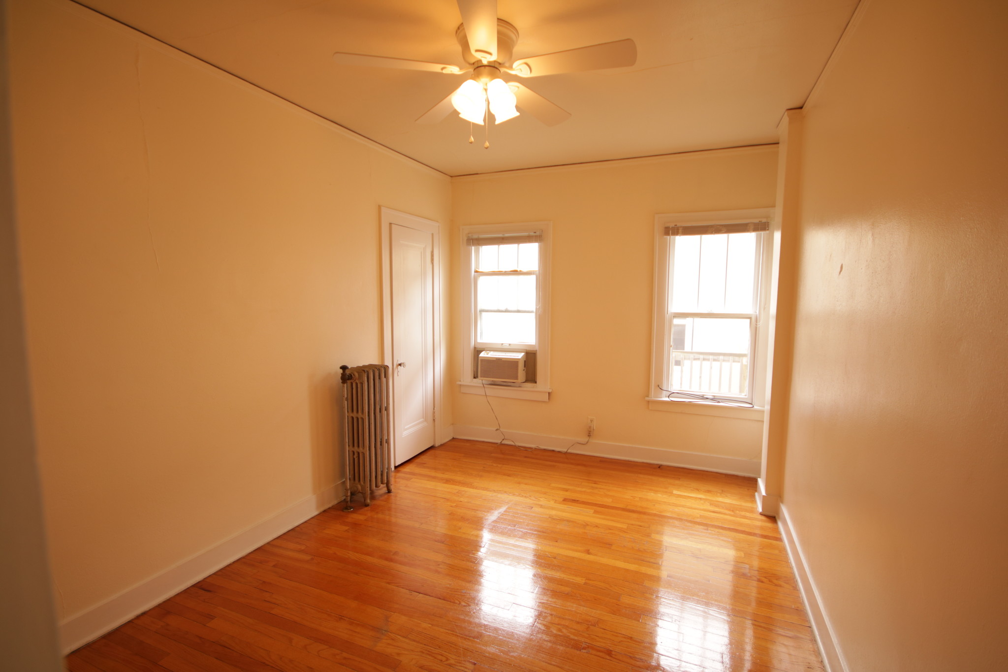 Master bedroom East view - 723 W South St